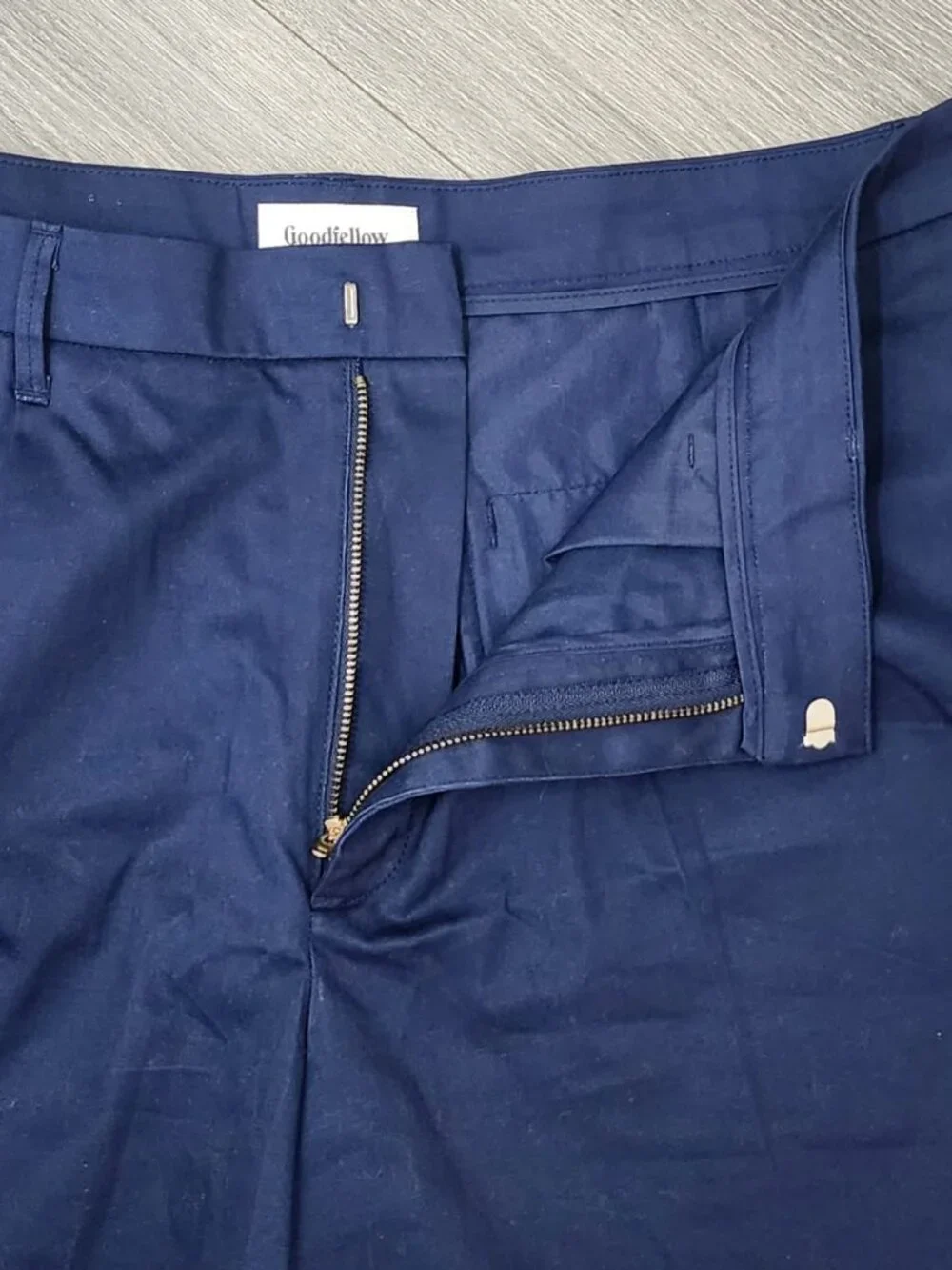 Goodfellow & Co Men’s Size 38 Navy Blue Pleated Cotton Stretch Chino Shorts